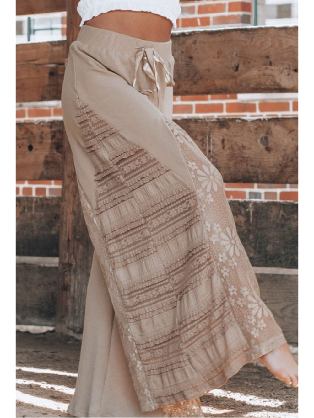 Wide-Leg Lace Insert Pants - Picture 5 of 14